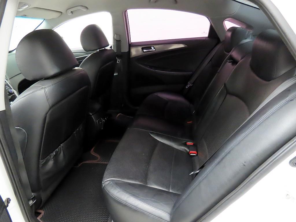 HYUNDAI Sonata - Vista 6