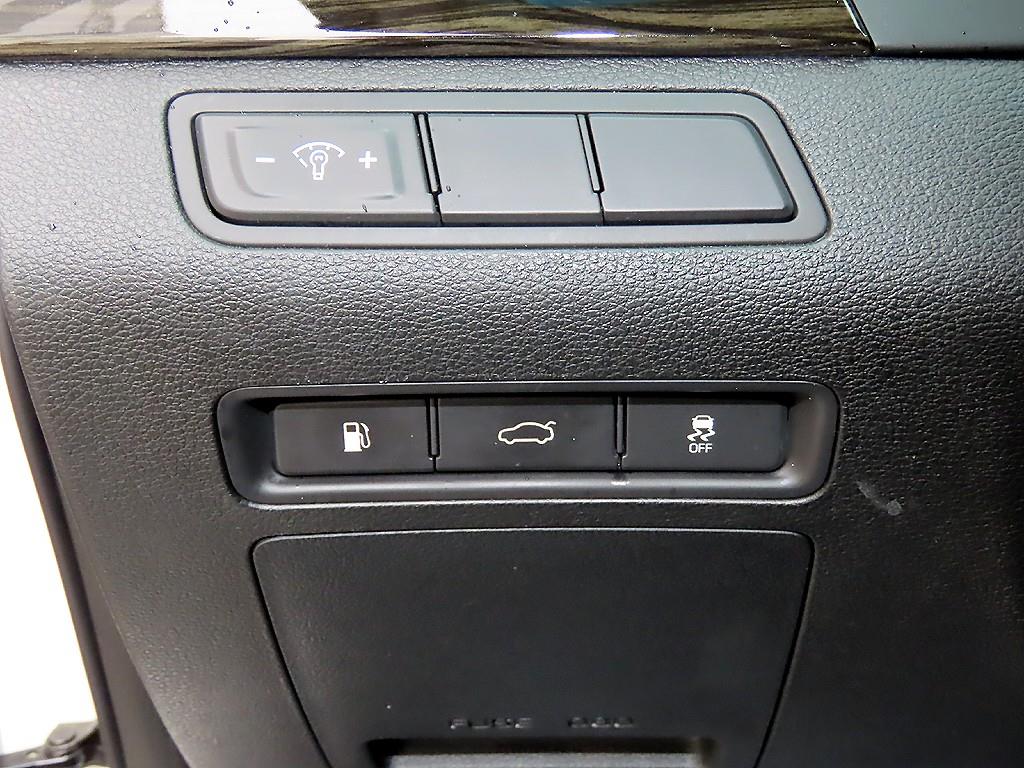 HYUNDAI Sonata - Vista 12