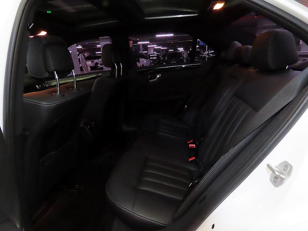 Mercedes Benz E class - Vista 7