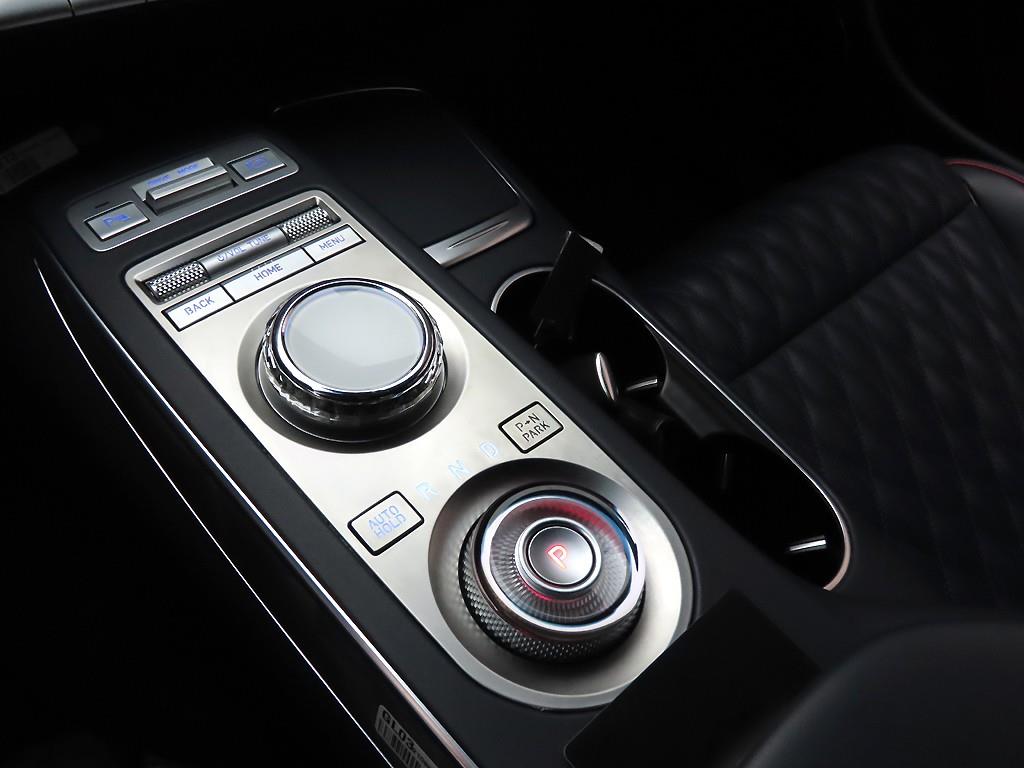 Genesis GV70 - Vista 12