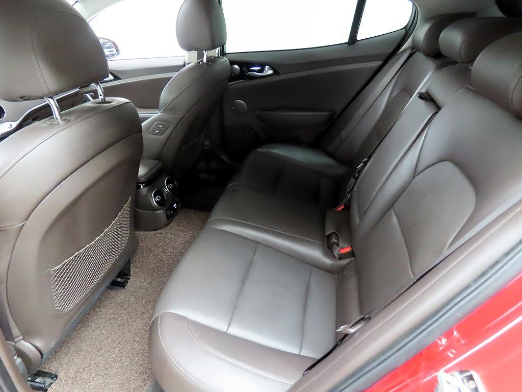 KIA Stinger - Vista 7