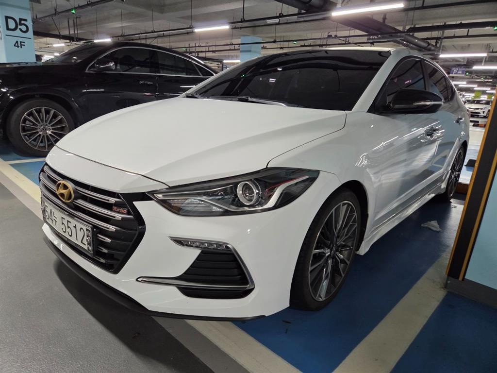 HYUNDAI Avante - Vista 2