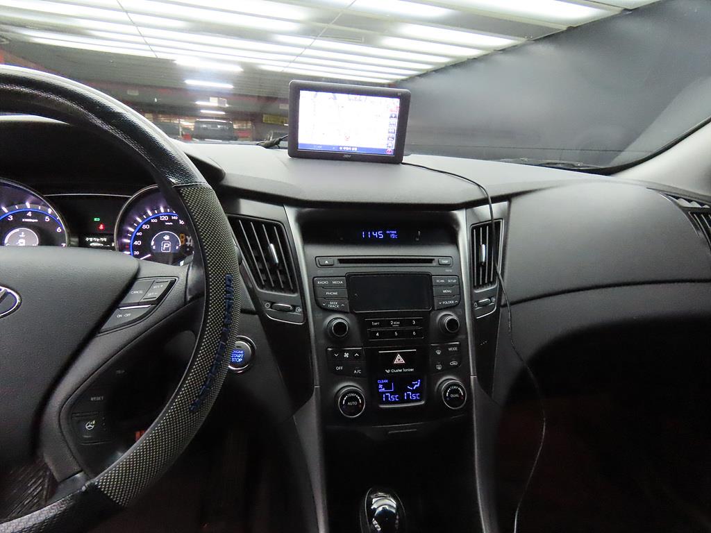 HYUNDAI Sonata - Vista 10