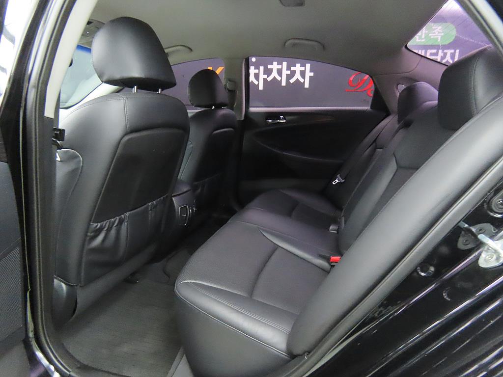 HYUNDAI Sonata - Vista 6