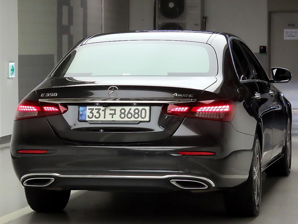 Mercedes Benz E class - Vista 4