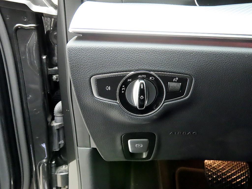 Mercedes Benz E class - Vista 12