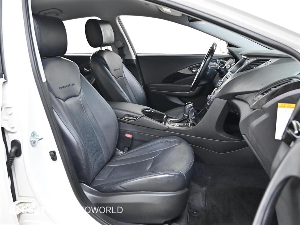 HYUNDAI Grandeur - Vista 10