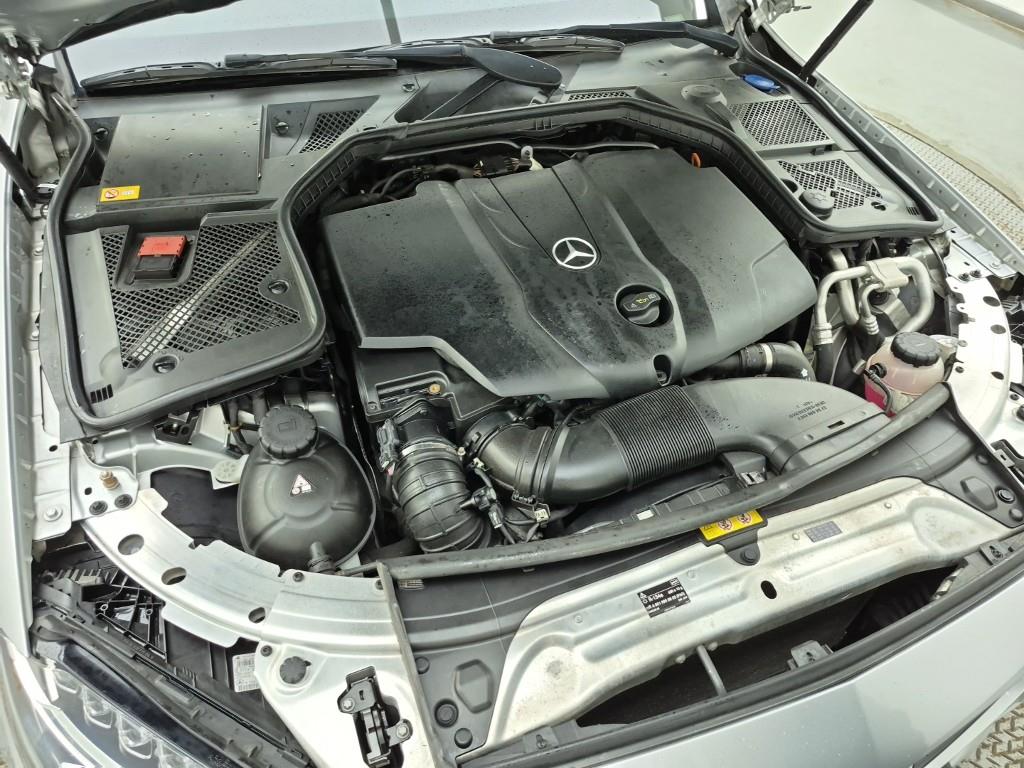 Mercedes Benz C Class - Vista 6