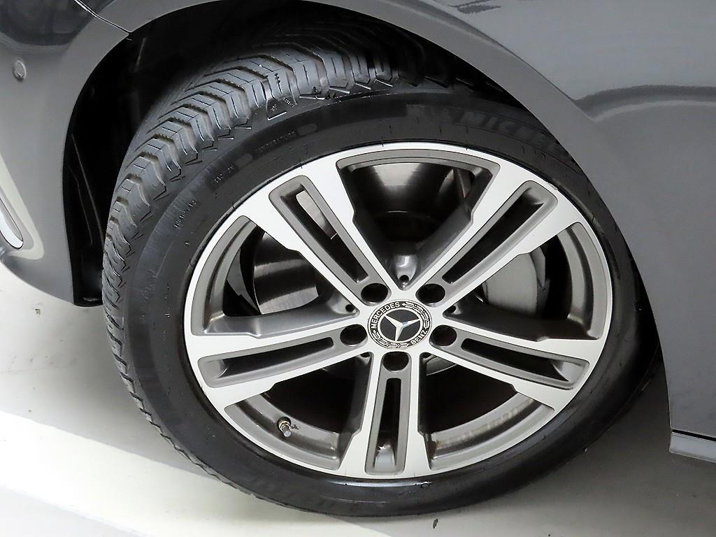 Mercedes Benz E class 2021 Gris - Importación desde Corea - HF Imports Iquique - Foto 19