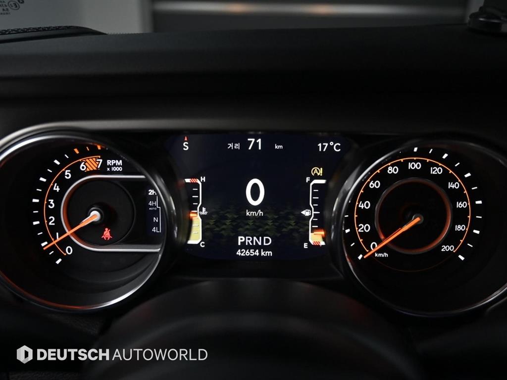 Jeep Wrangler - Vista 8