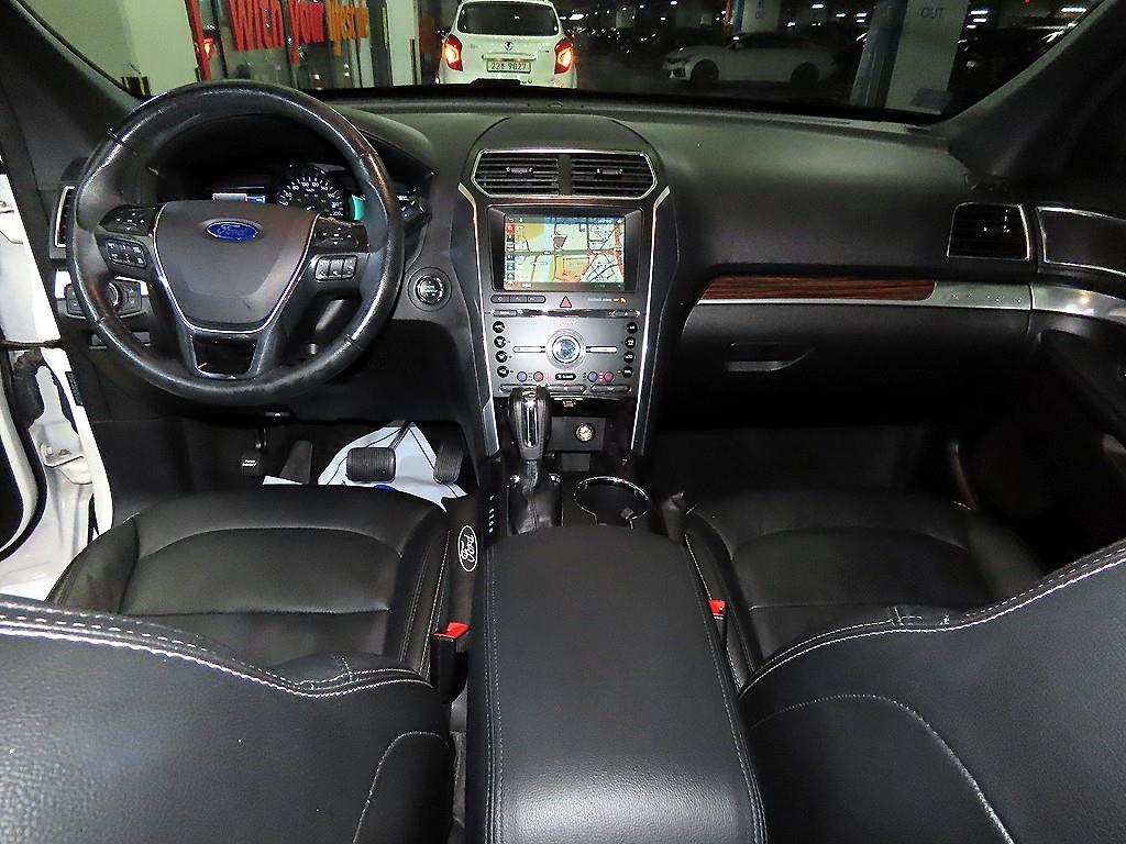 Ford Explorer - Vista 10