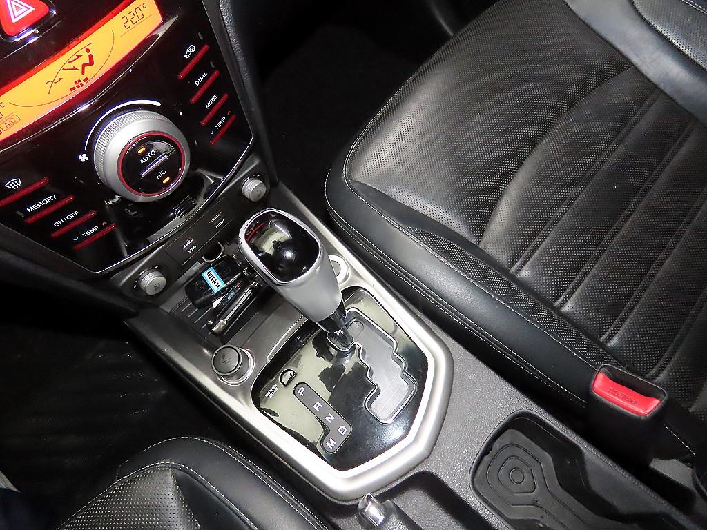 Ssangyong Tivoli - Vista 12