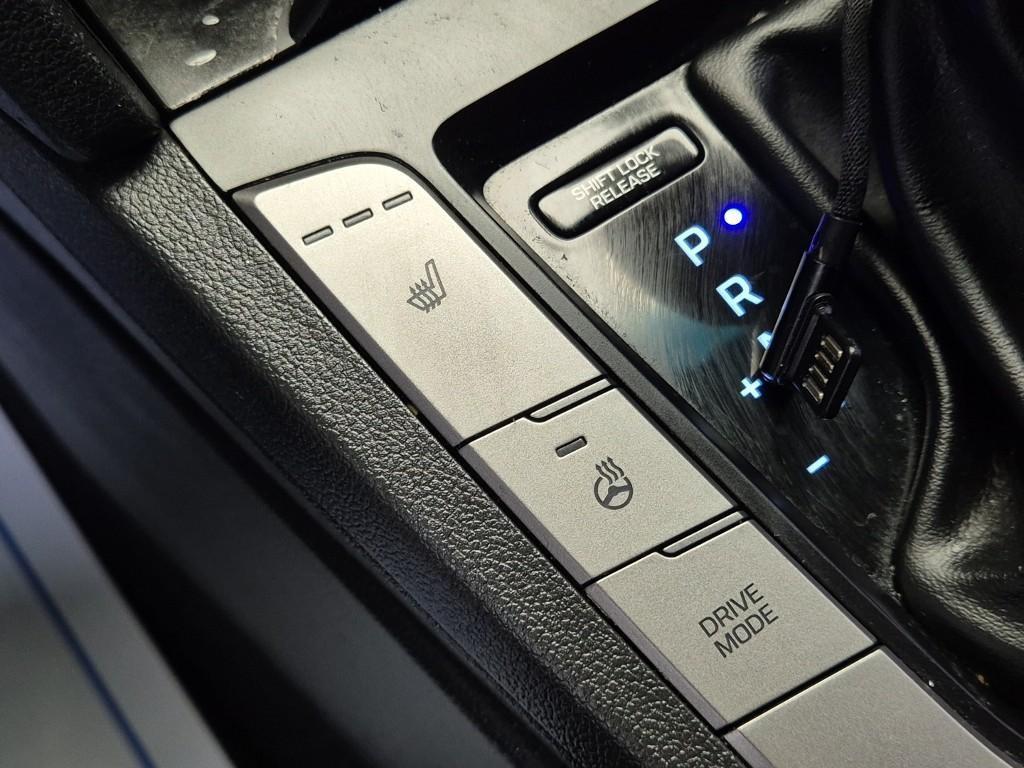 HYUNDAI Avante 2017 Gris - Importación desde Corea - HF Imports Iquique - Foto 16