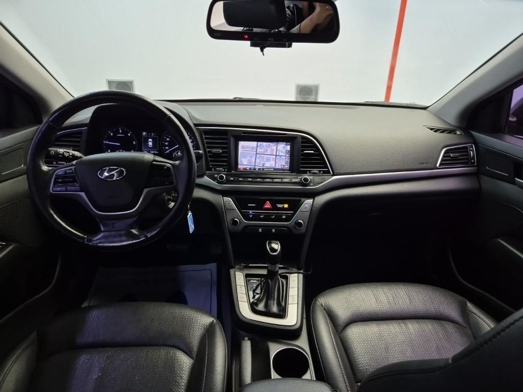 HYUNDAI Avante - Vista 7