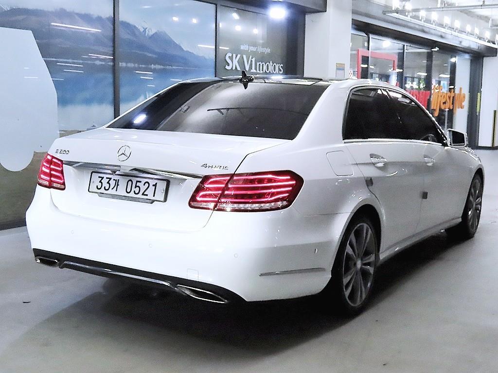 Mercedes Benz E class - Vista 4