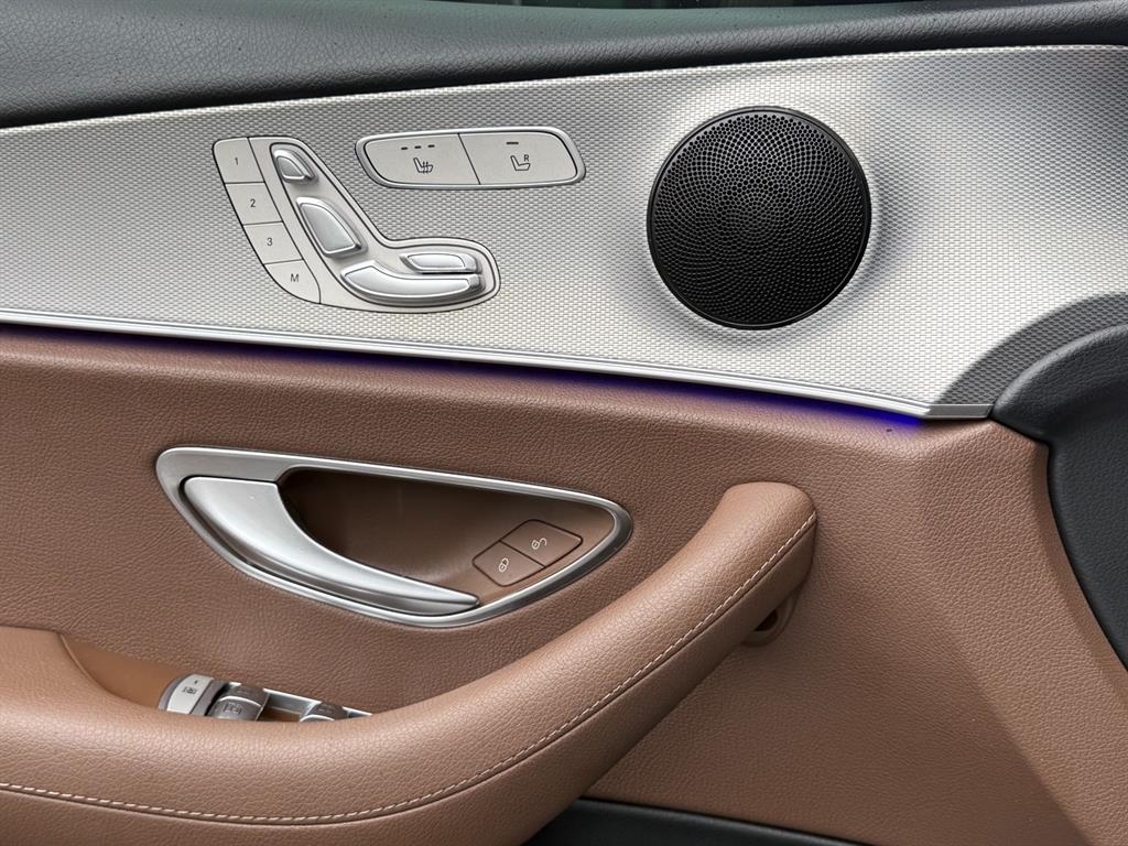 Mercedes Benz E class - Vista 11