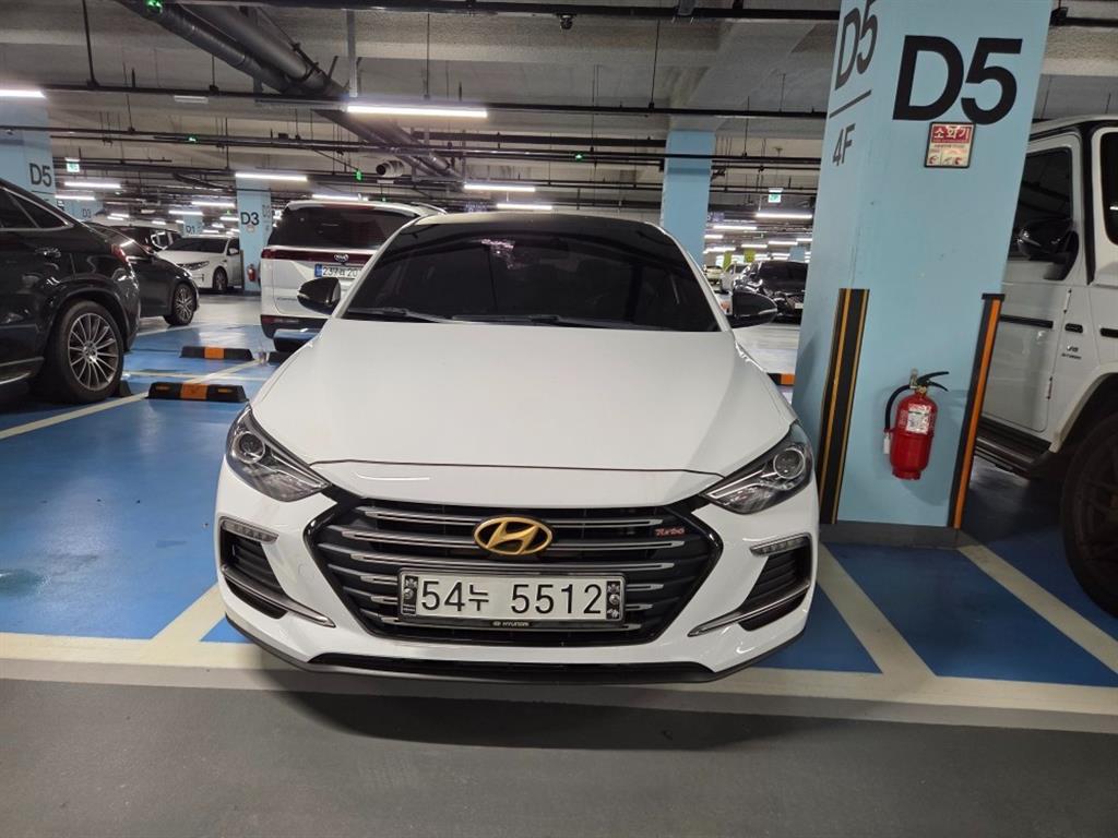 HYUNDAI Avante 2018 Blanco - Importación desde Corea - HF Imports Iquique - Foto 1