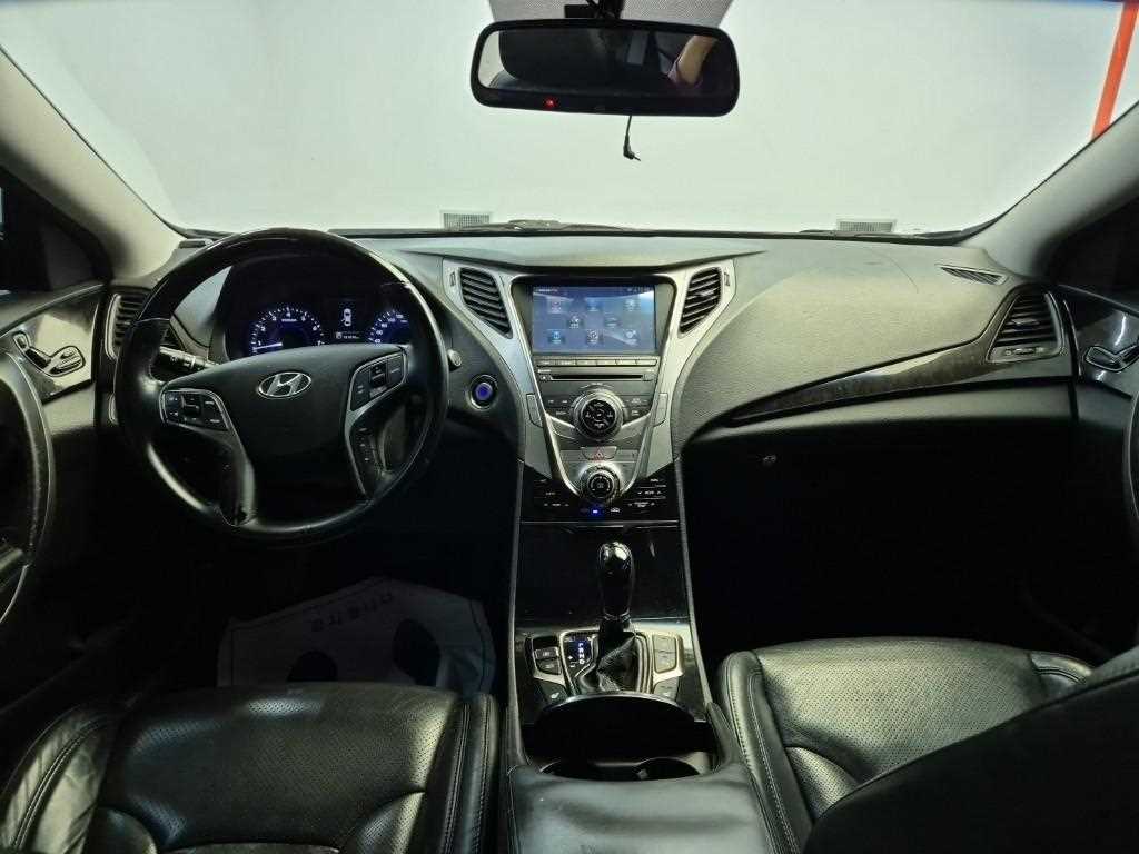 HYUNDAI Grandeur - Vista 7