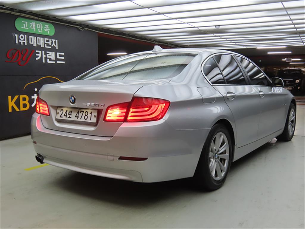 BMW 5 Series - Vista 4
