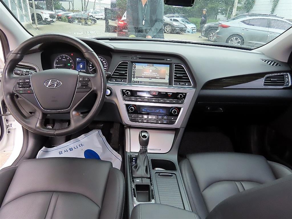 HYUNDAI Sonata - Vista 7