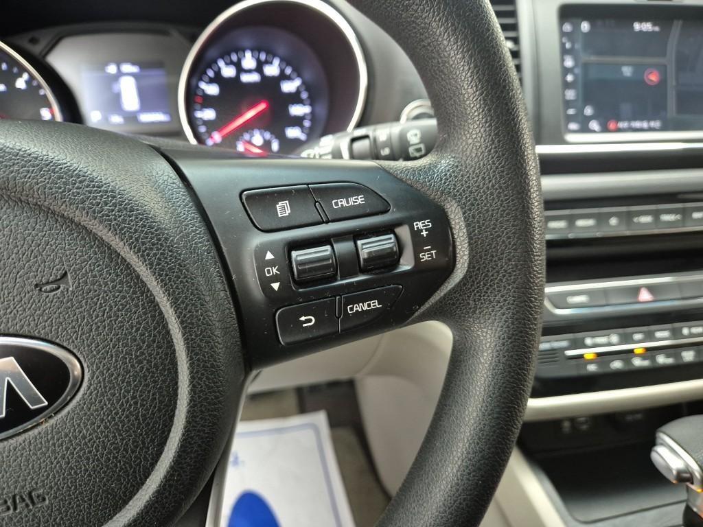 KIA Carnival - Vista 7