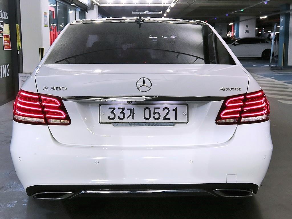 Mercedes Benz E class - Vista 5