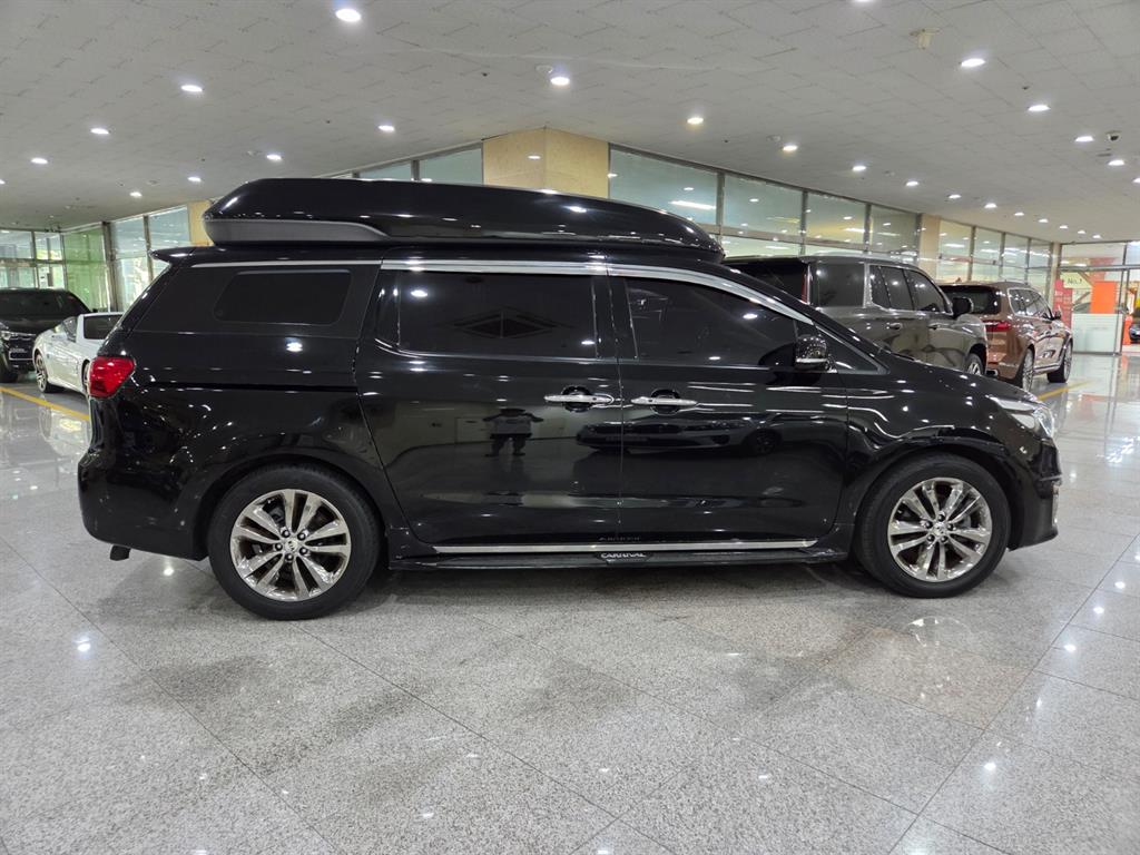 KIA Carnival - Vista 7