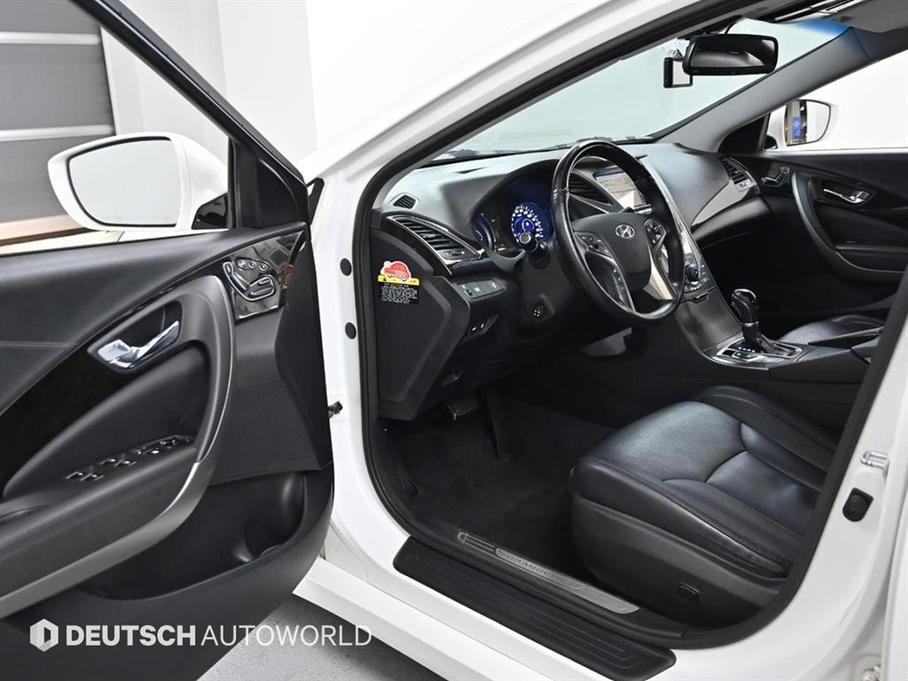 HYUNDAI Grandeur - Vista 11