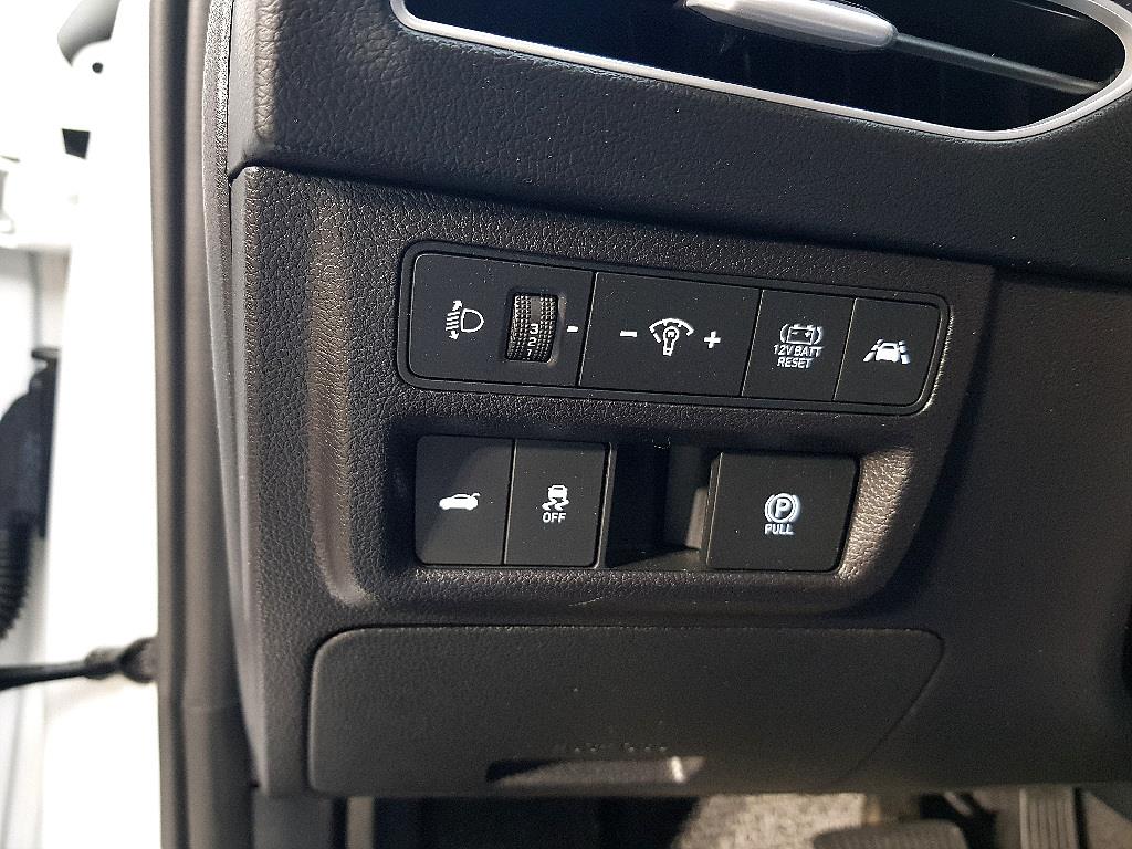 HYUNDAI Sonata - Vista 12