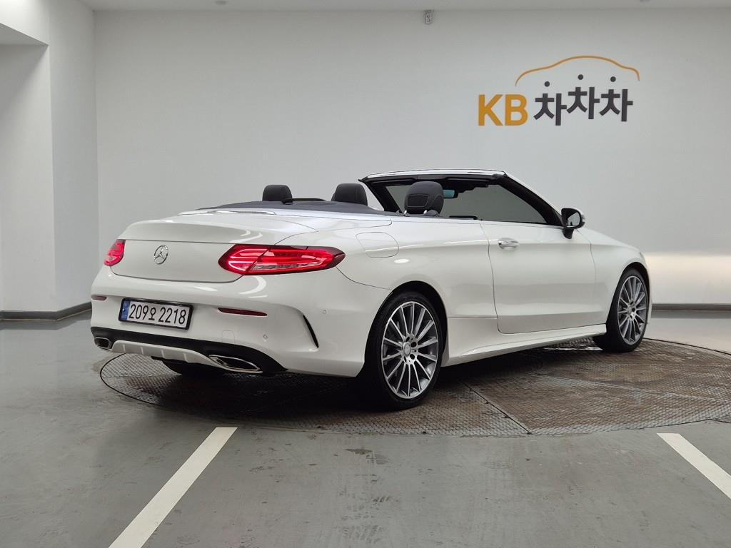 Mercedes Benz C Class - Vista 4