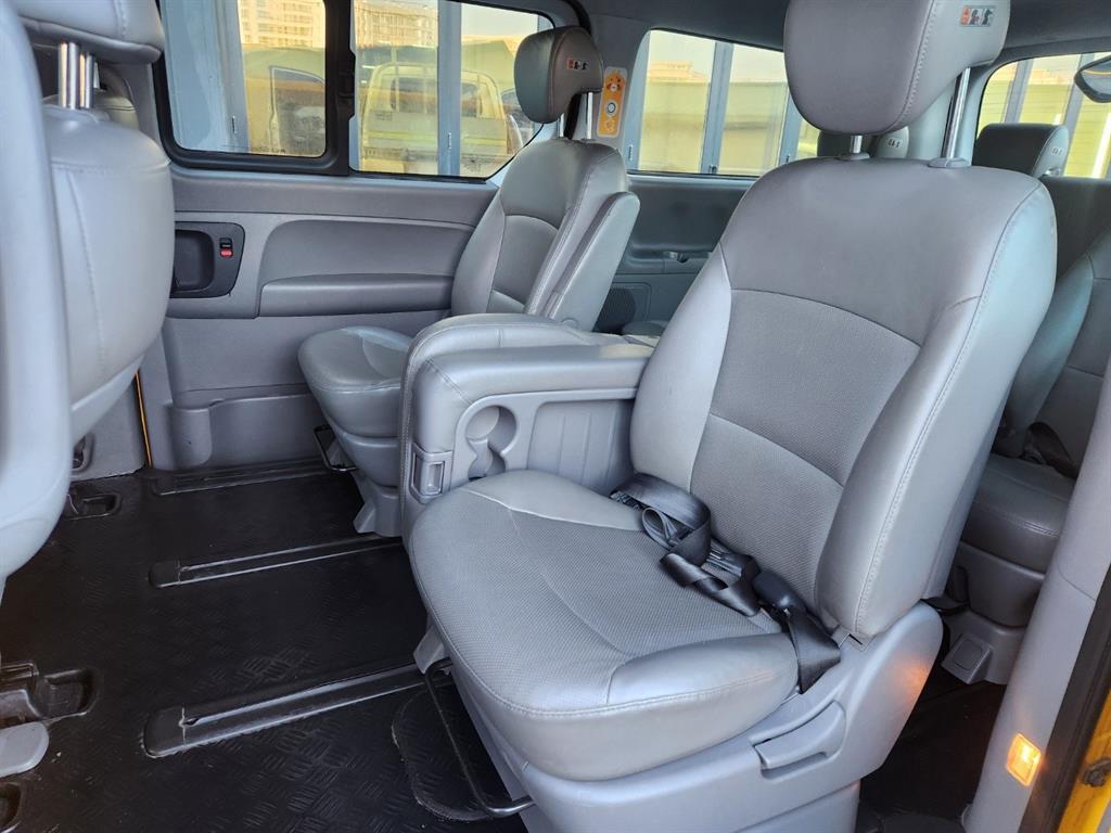 HYUNDAI Starex 2019 Amarillo - Importación desde Corea - HF Imports Iquique - Foto 13