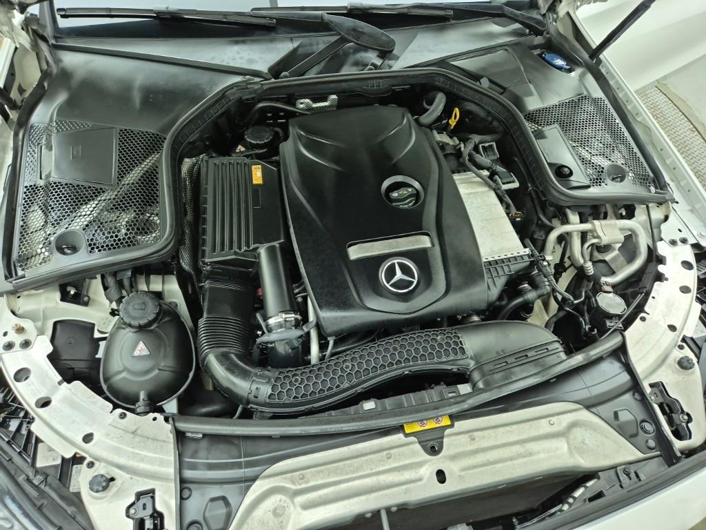 Mercedes Benz C Class - Vista 6