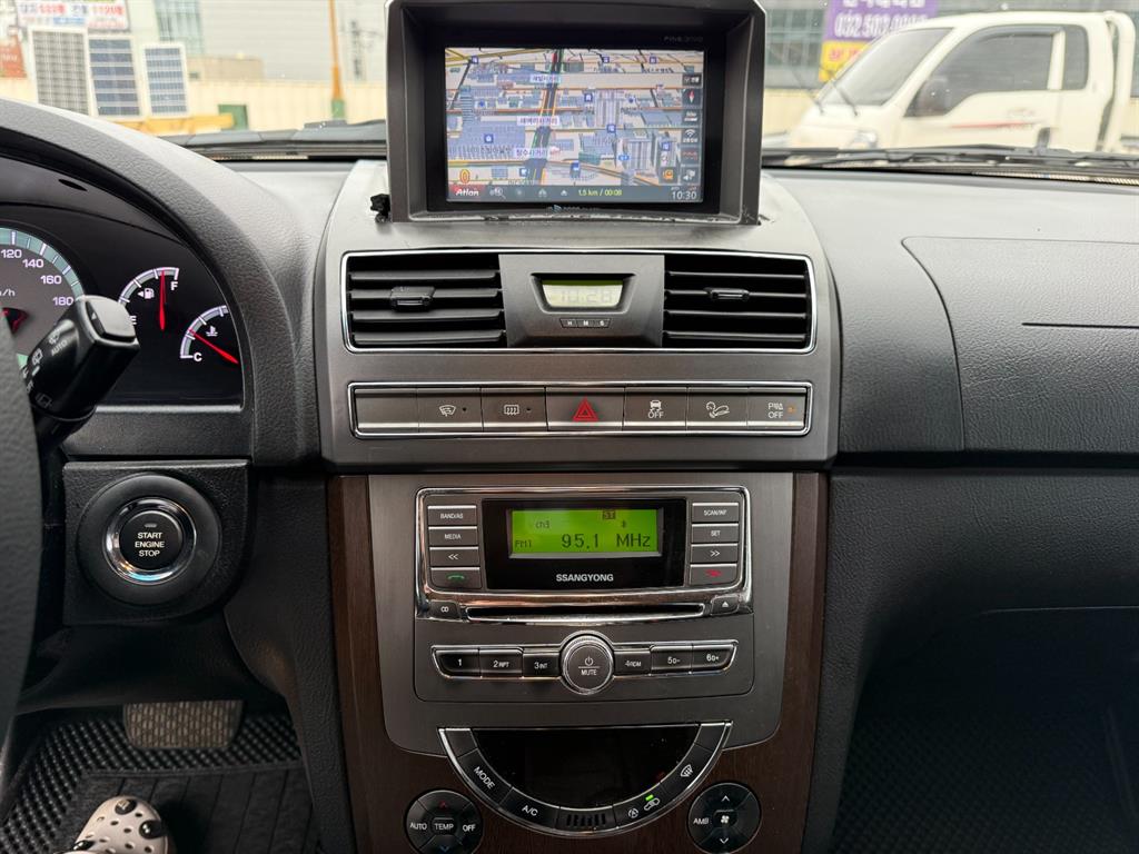 Ssangyong Rexton 2013 Blanco - Importación desde Corea - HF Imports Iquique - Foto 14