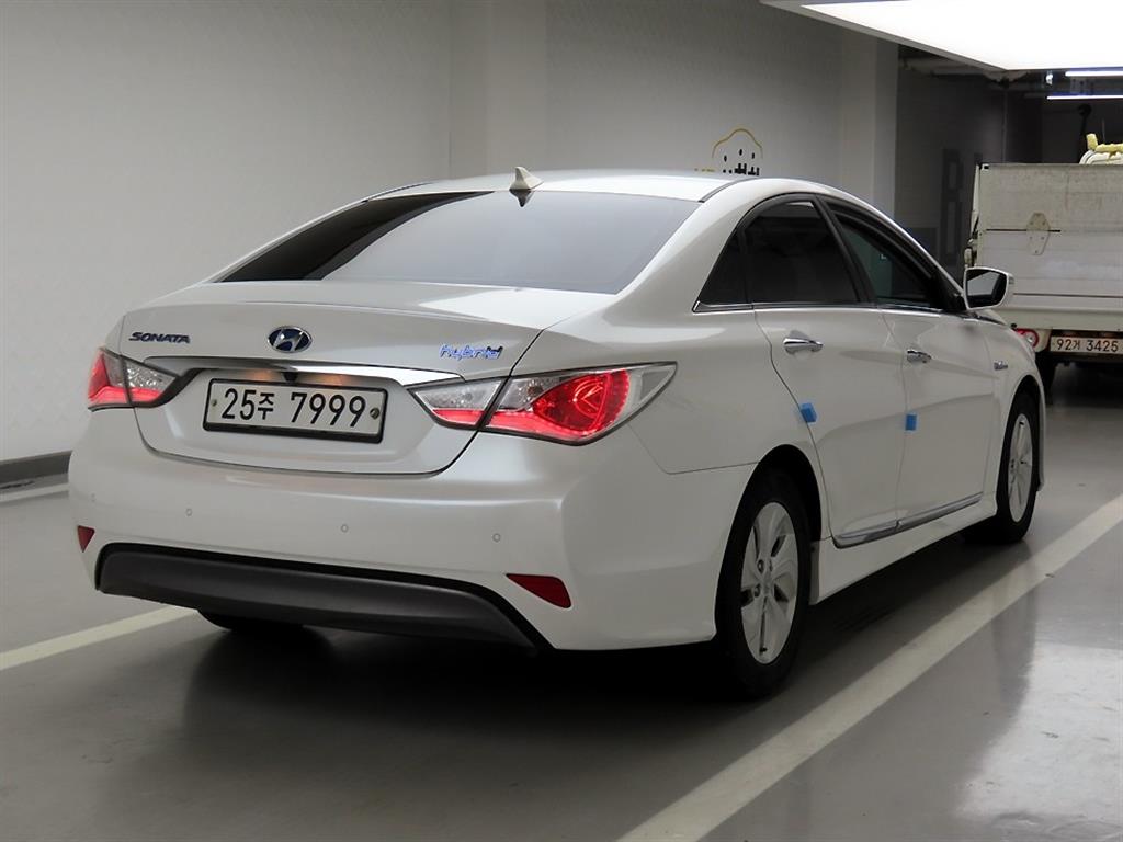 HYUNDAI Sonata - Vista 4