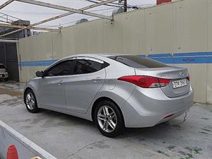 HYUNDAI Avante - Vista 8