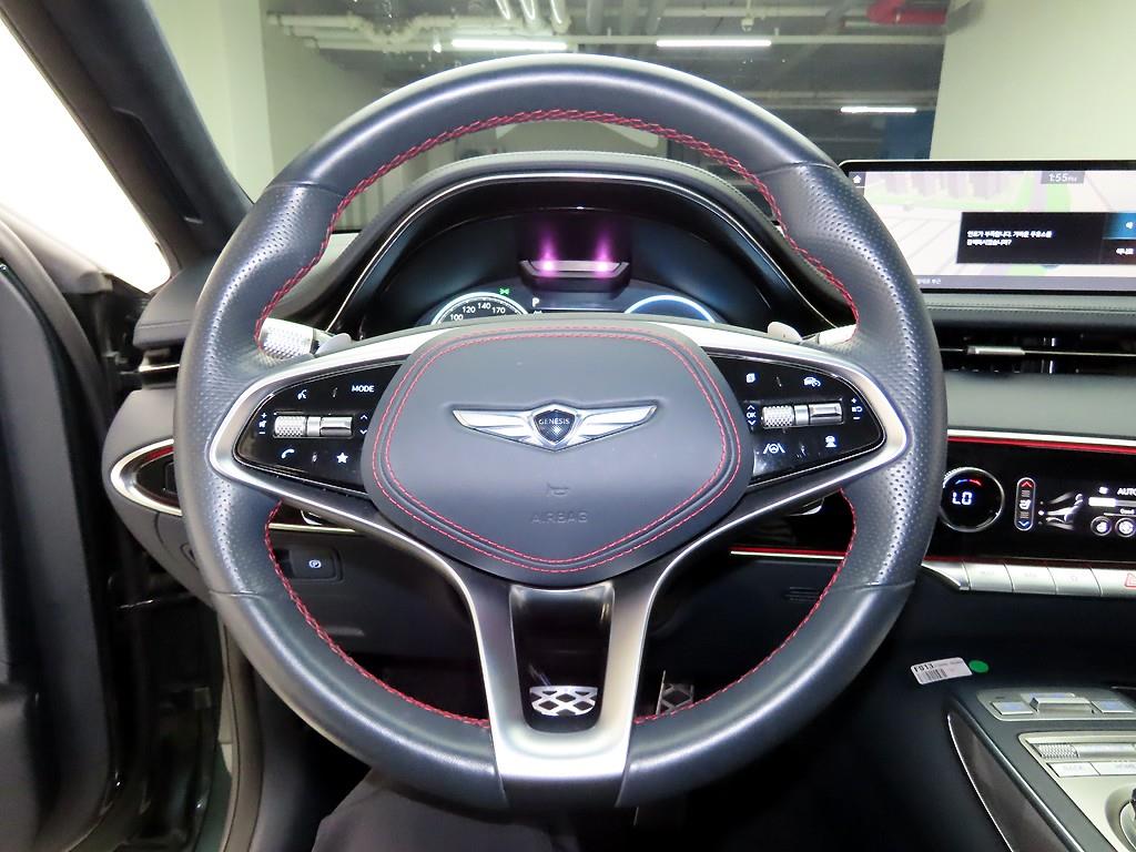 Genesis GV70 - Vista 9