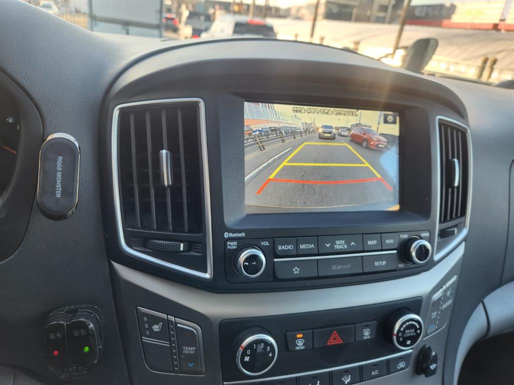 HYUNDAI Starex - Vista 7