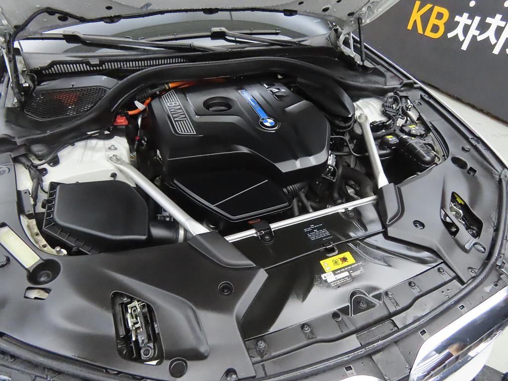 BMW 5 Series 2020 Blanco - Importación desde Corea - HF Imports Iquique - Foto 19