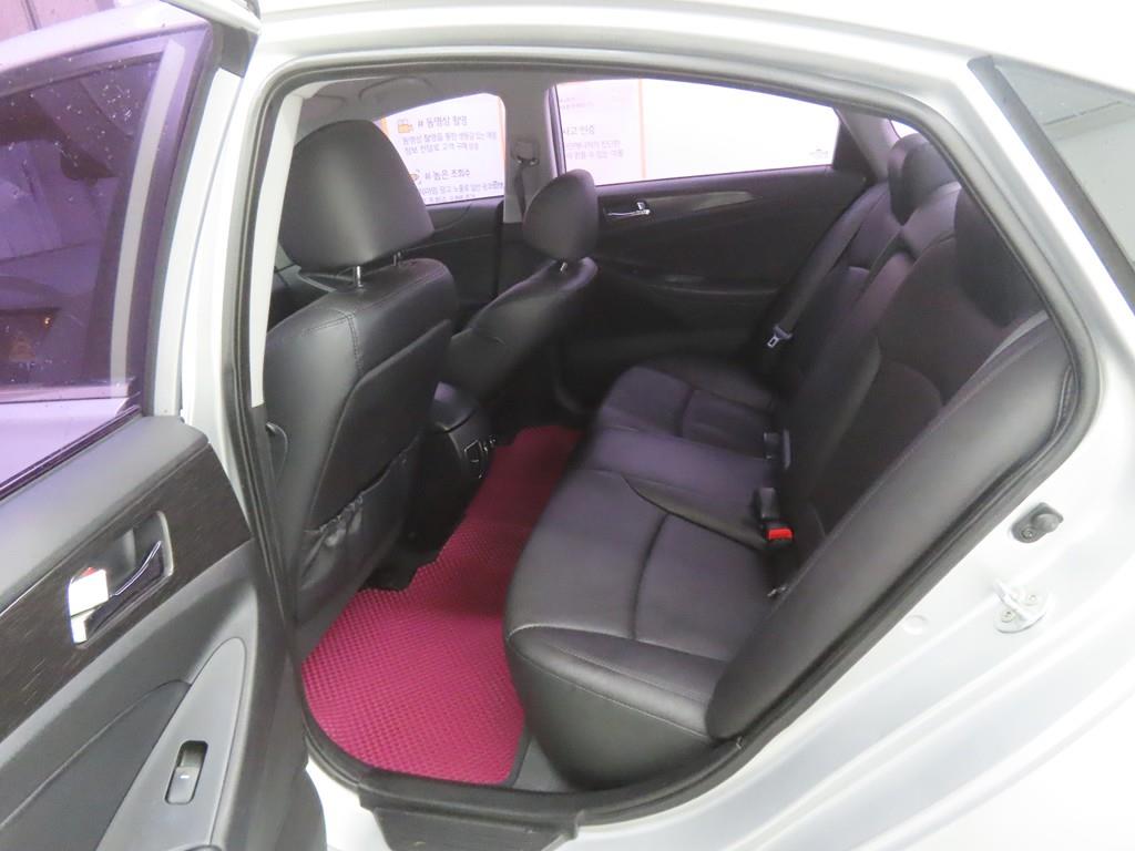 HYUNDAI Sonata - Vista 6