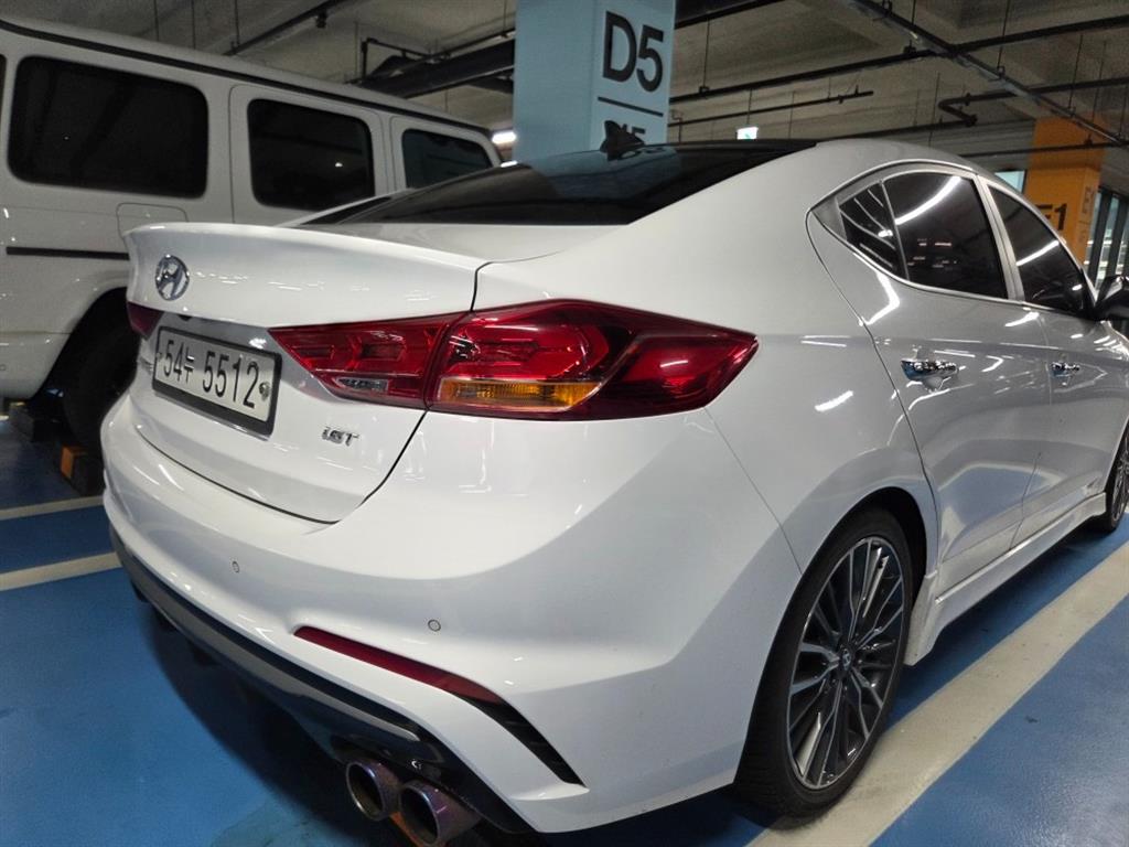 HYUNDAI Avante - Vista 6