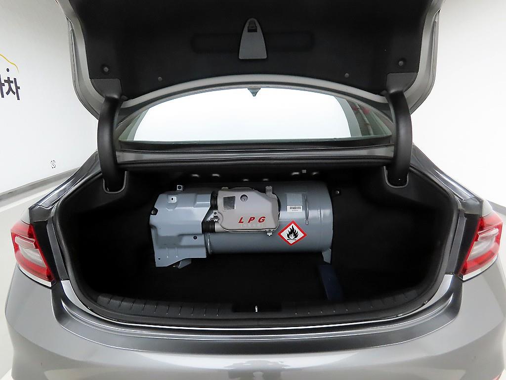 HYUNDAI Grandeur - Vista 5