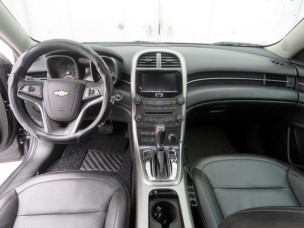 Chevrolet Malibu - Vista 8