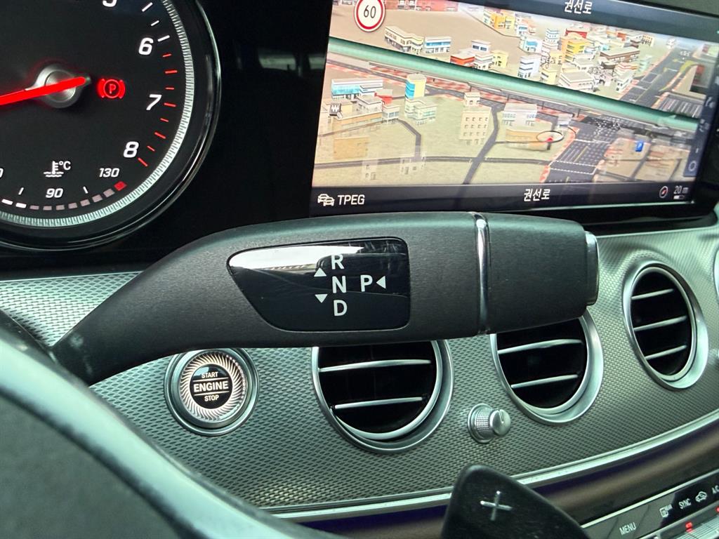 Mercedes Benz E class - Vista 10