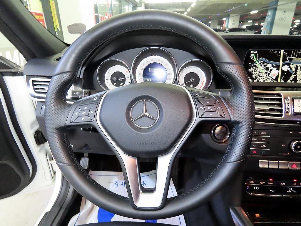 Mercedes Benz E class - Vista 8