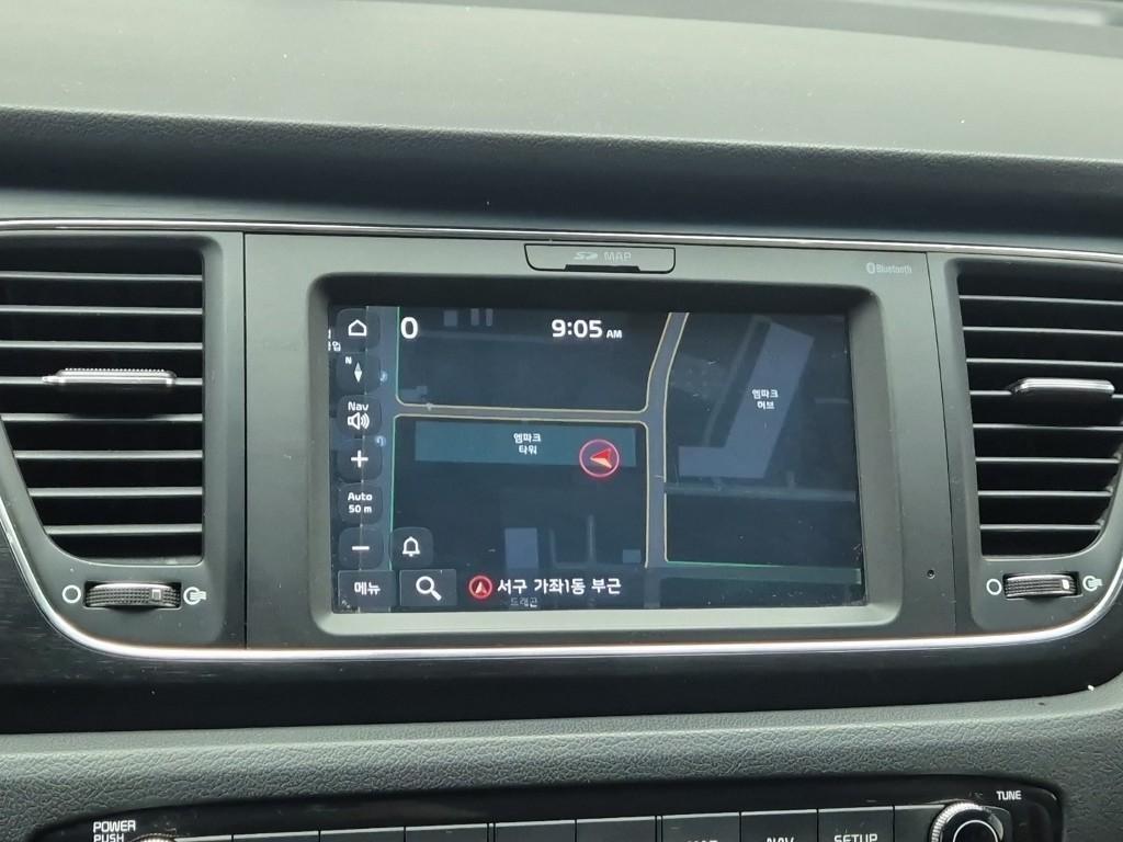 KIA Carnival - Vista 10