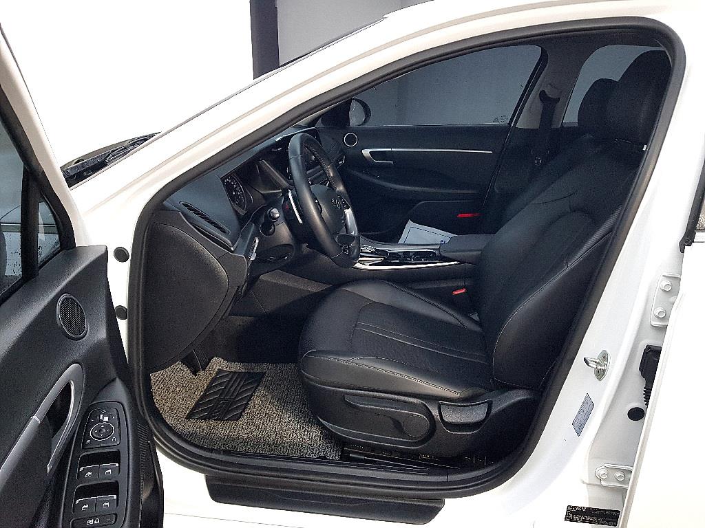 HYUNDAI Sonata - Vista 8