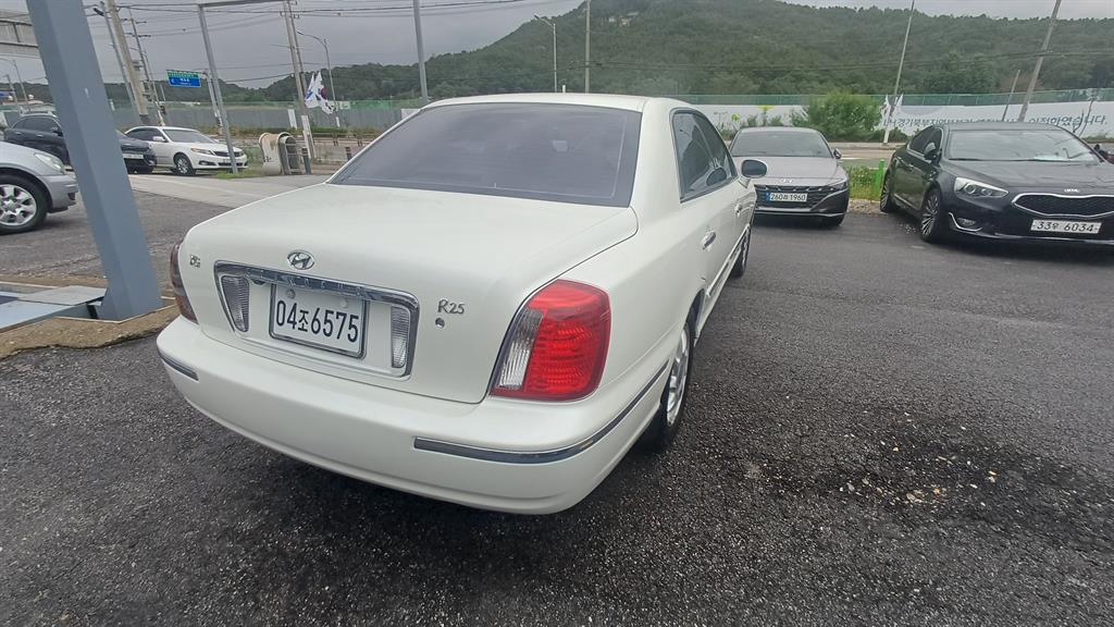 HYUNDAI Grandeur - Vista 5