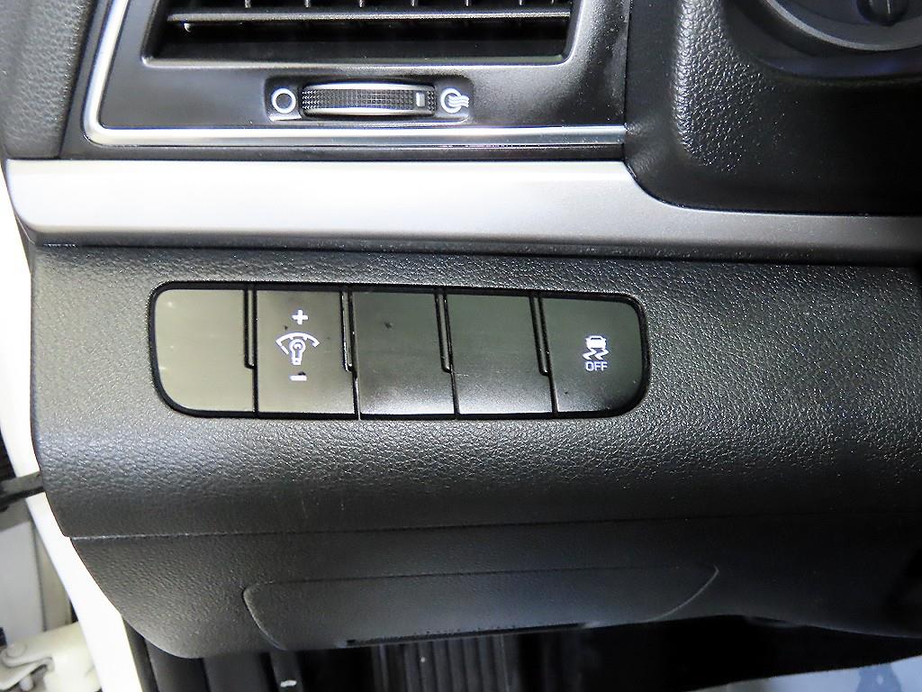 HYUNDAI Avante 2018 Blanco - Importación desde Corea - HF Imports Iquique - Foto 14