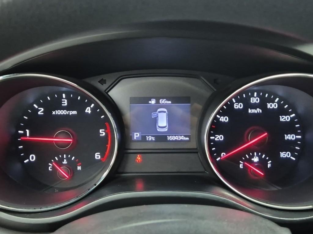 KIA Carnival - Vista 5