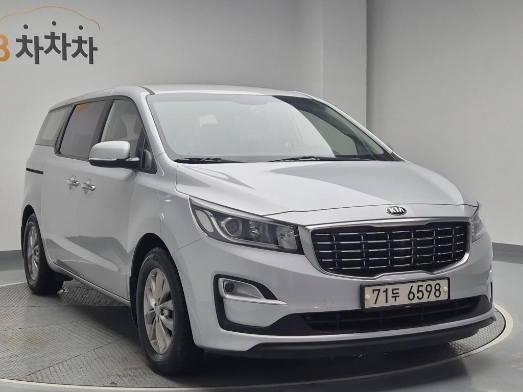KIA Carnival - Vista 4